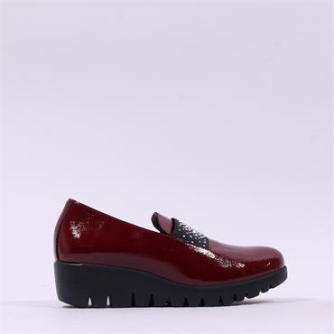 Wonders Sparkle Stud Band Wedge Shoe - Burgundy Patent
